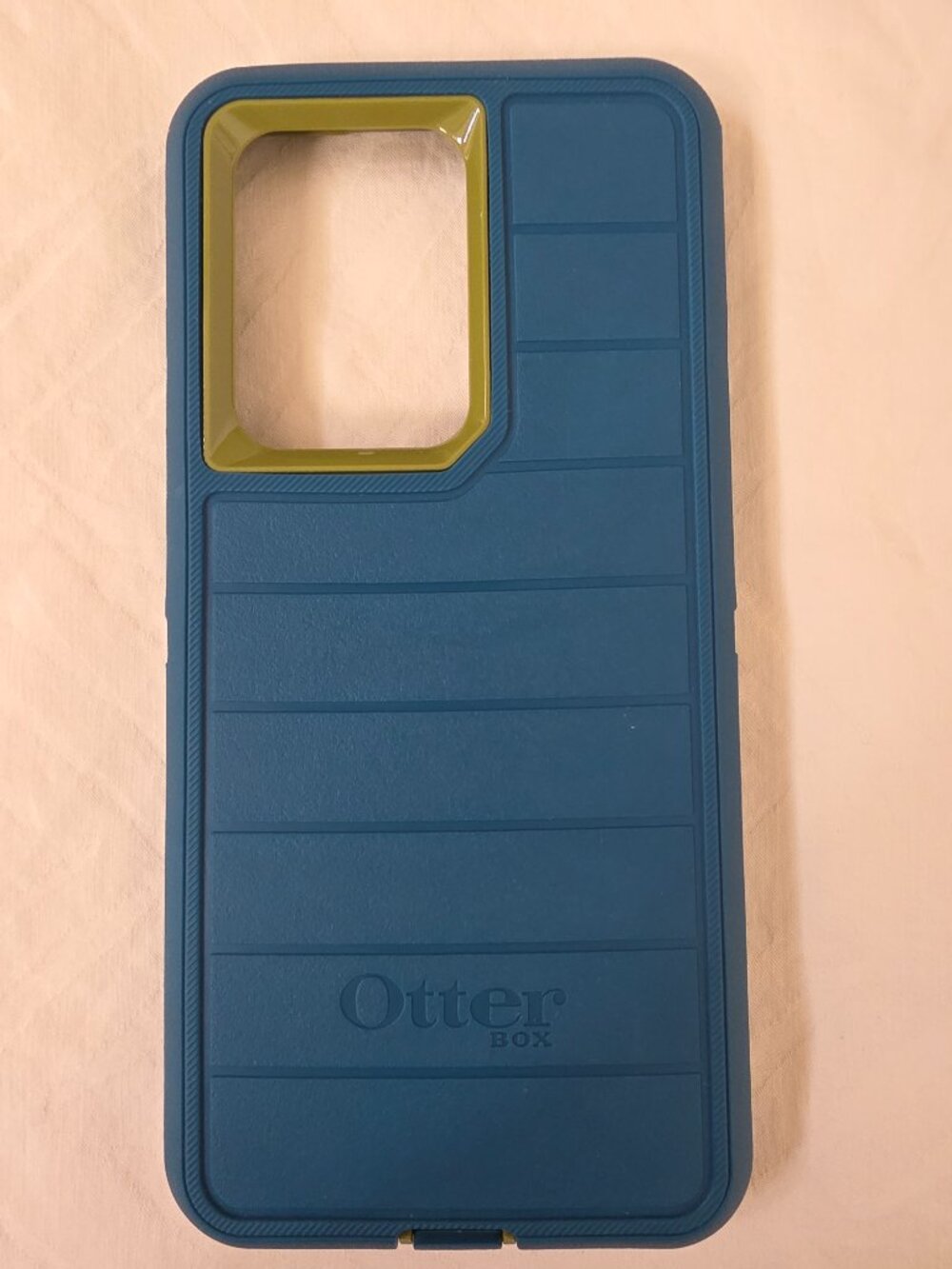 OtterBox Defender Pro Smartphone Case for Samsung S22 Ultra